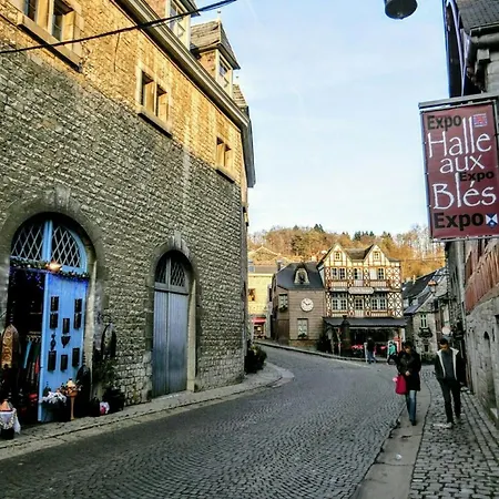 W Fireplace & Garden