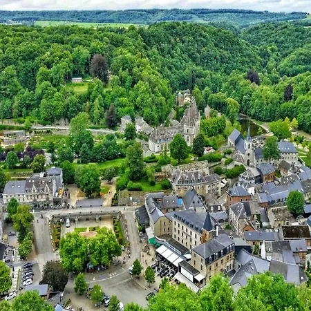 W Fireplace & Garden *