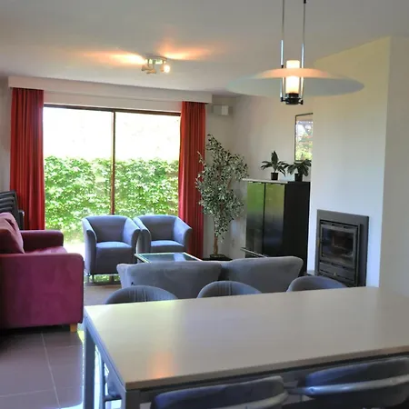 Well-kept With Fireplace Near
